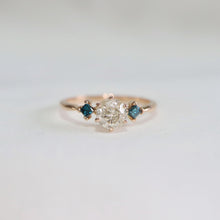 Load image into Gallery viewer, Rustic Diamond Ring