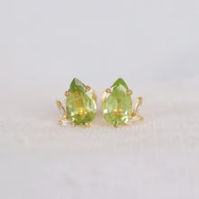 Load image into Gallery viewer, Peridot cluster earrings