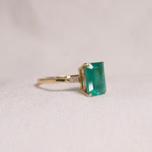 Load image into Gallery viewer, *Emerald Ring*