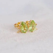 Load image into Gallery viewer, Peridot cluster earrings
